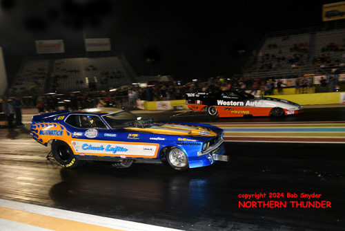 Chuck Loftin (near 
lane) vs Wayne Hofmann (far lane)